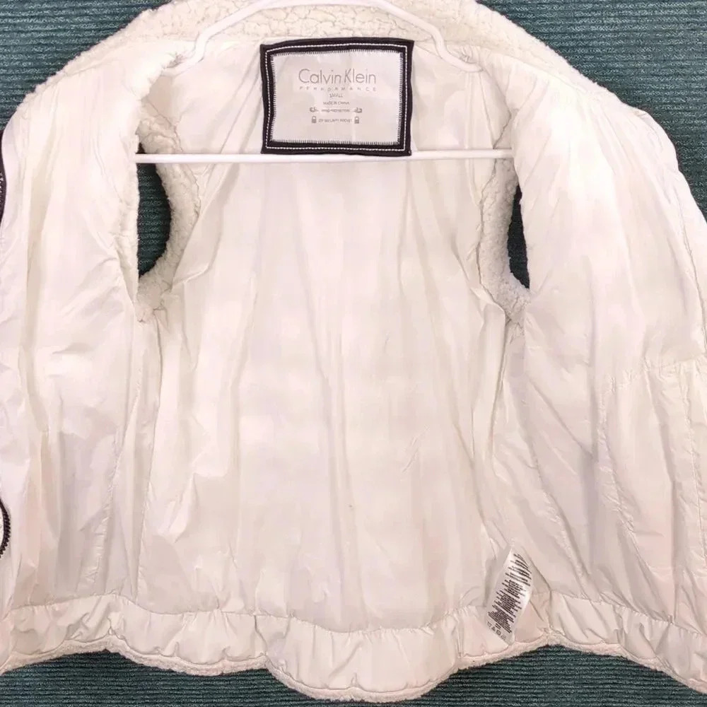 Calvin Klein Performance Sherpa Puffer Vest - Picture 10 of 17